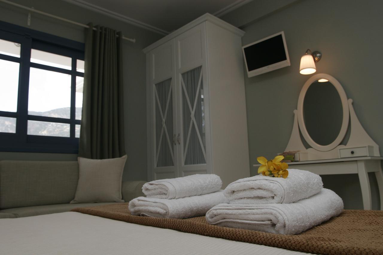 Boutique Hotel Iasmos Trizonia Exterior photo