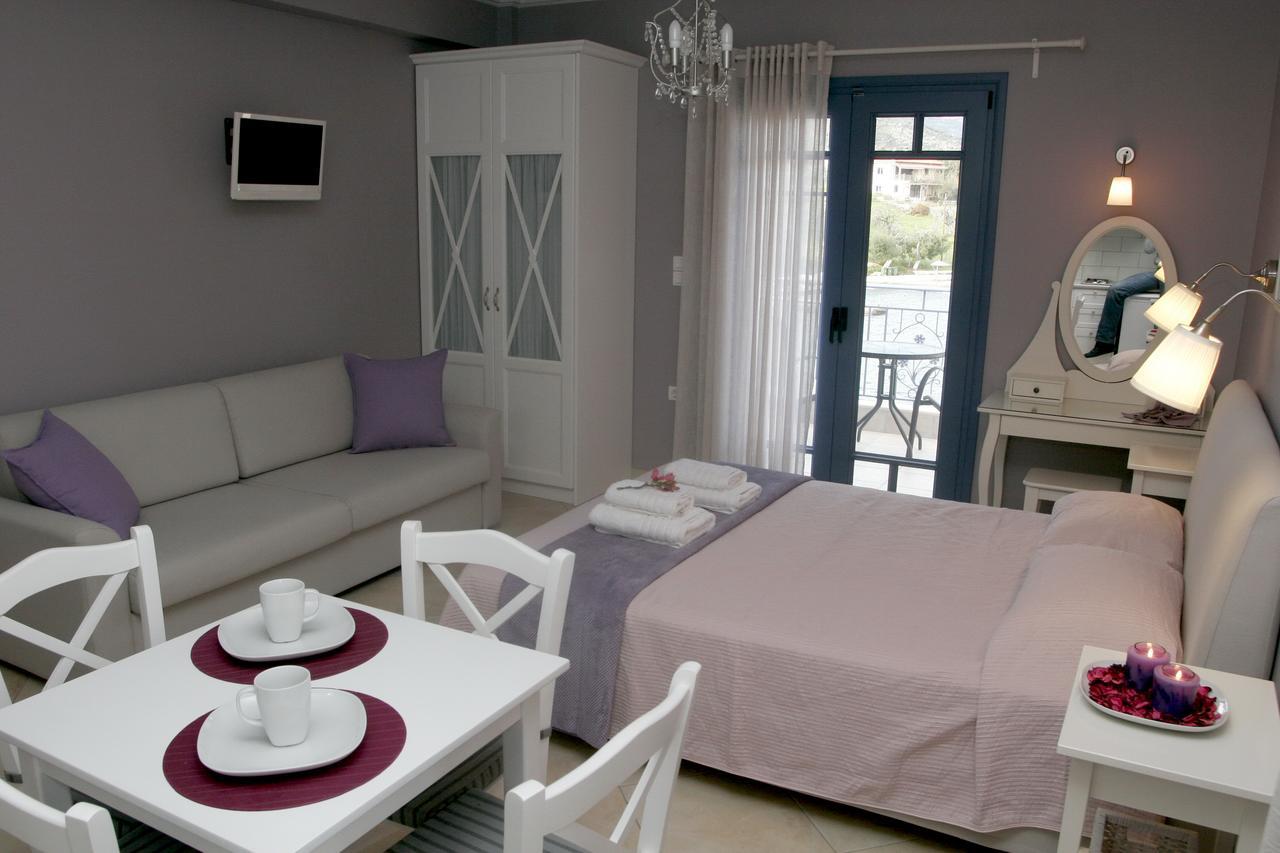Boutique Hotel Iasmos Trizonia Exterior photo